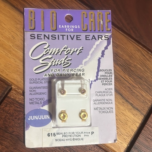 $10 add-on: pale pink gold plated surgical studs - Picture 1 of 4